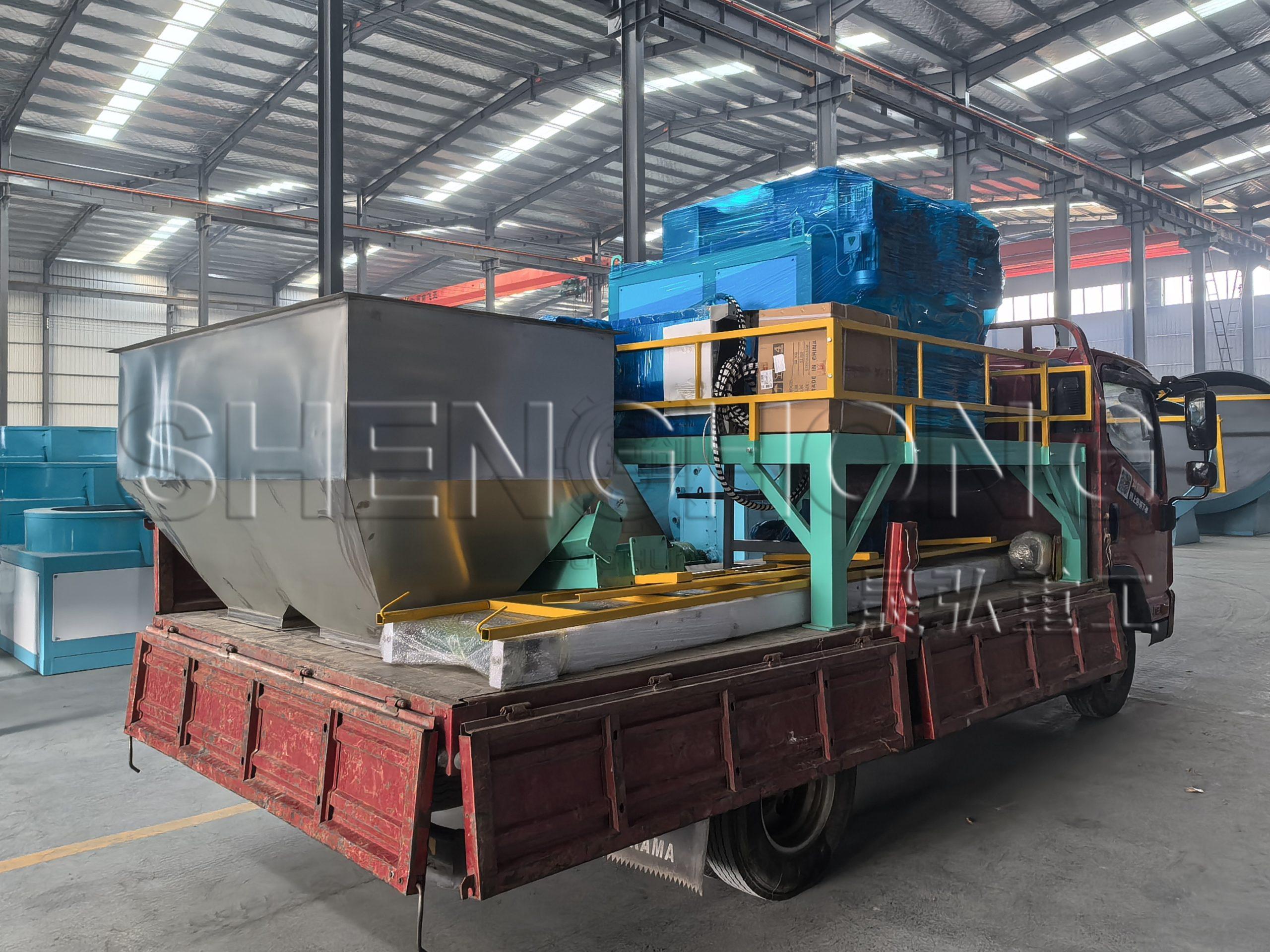 Double scale packing machine shipped - SHENG HONG